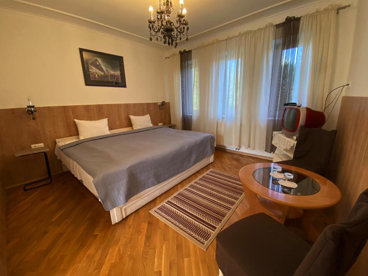 Olena Resort Briukhovychi Buitenkant foto