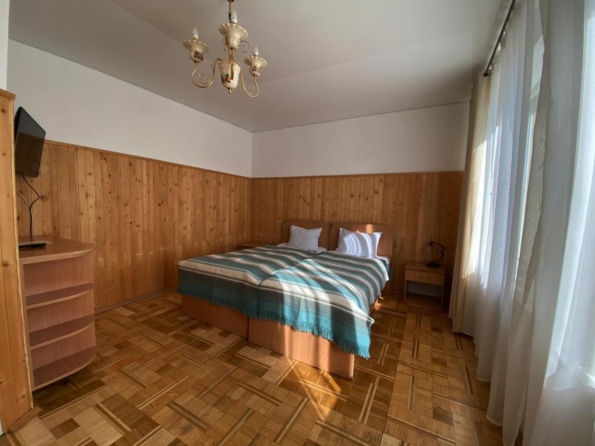 Olena Resort Briukhovychi Buitenkant foto